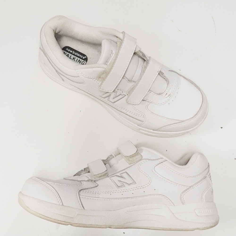 New ballence sneakers